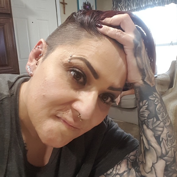 Meet your Posher, Patricia - Picture 1 of 2